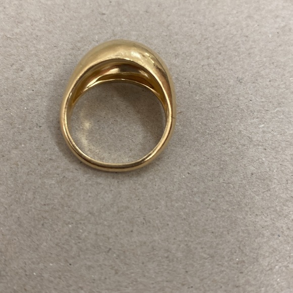 14 k Dome ring Preown size 6 - Picture 2 of 7